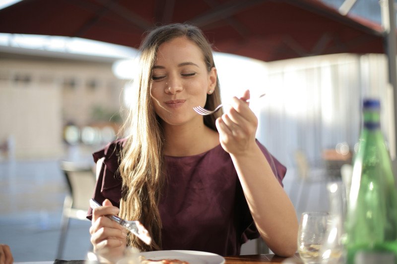 Aprende sobre mindful eating para controlar la ansiedad y mejorar tu salud